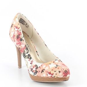 New Floral Pumps Size 5.5